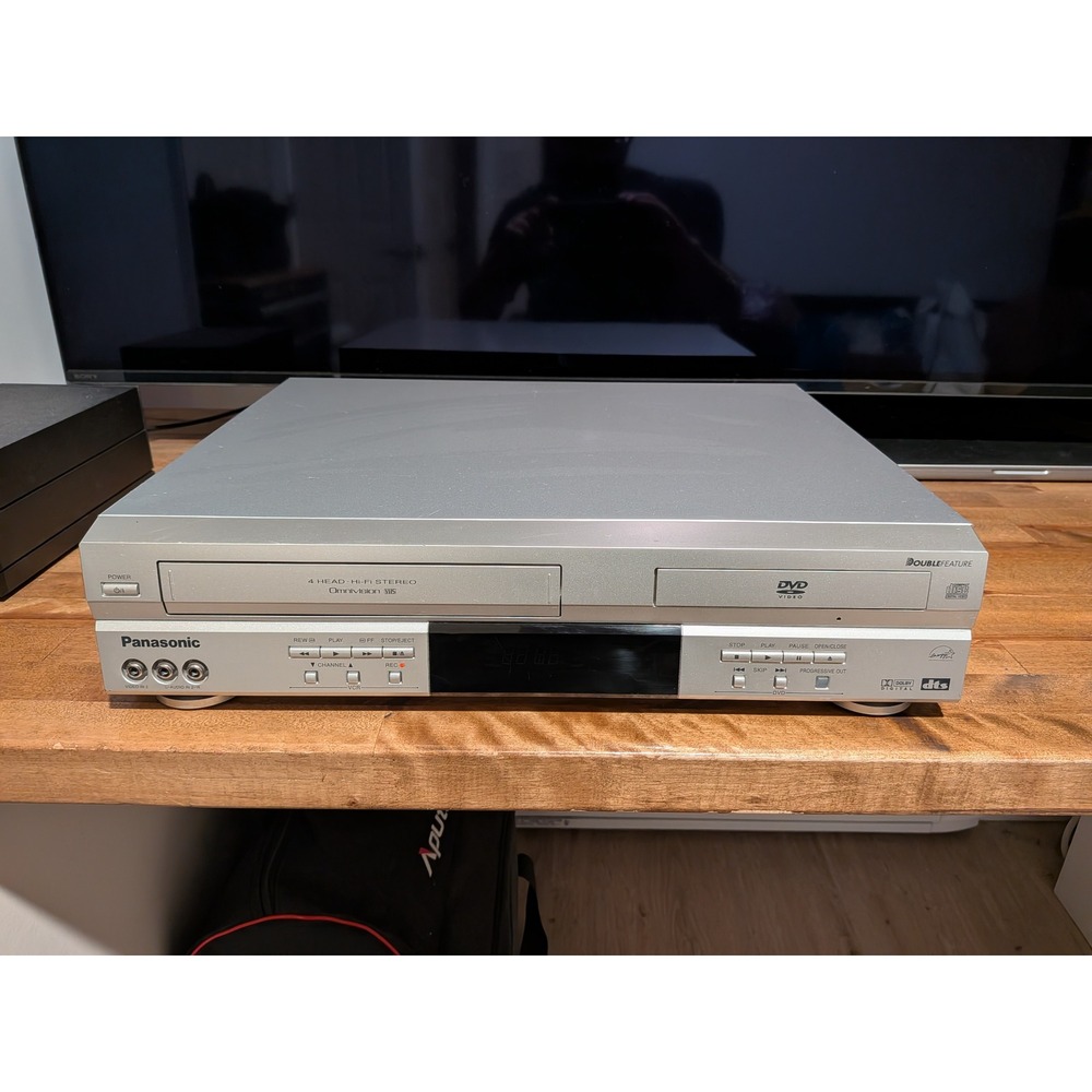 Panasonic PV-D4733S DVD VCR Combo Player 4-Head Hi-Fi Stereo Silver Omnivision